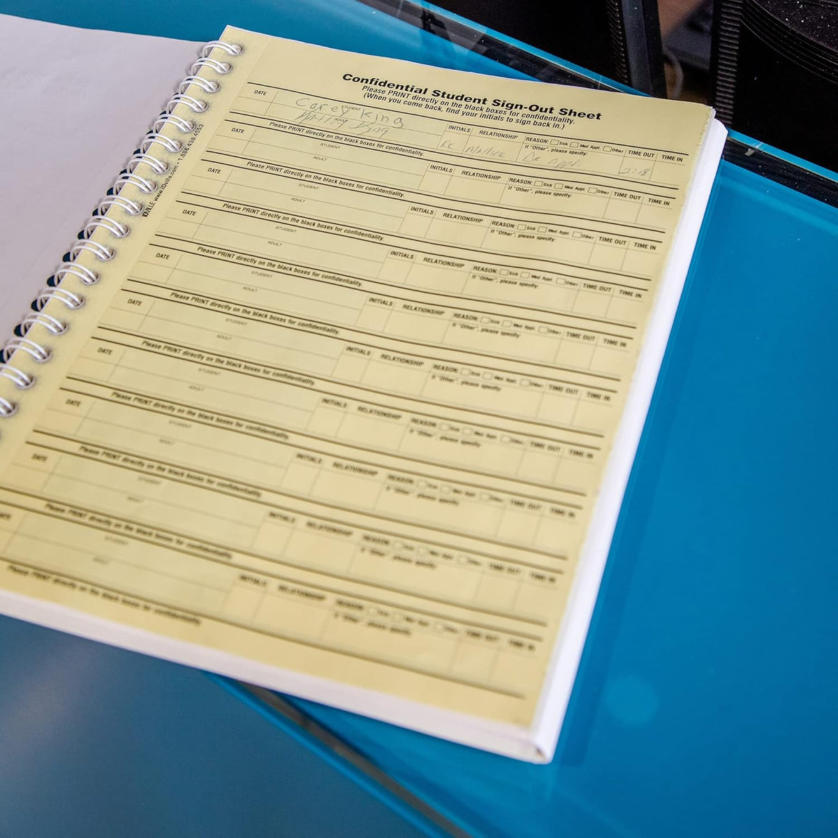 Sign-Out Book 500 Records Carbon Copy Pack of 2 B5833