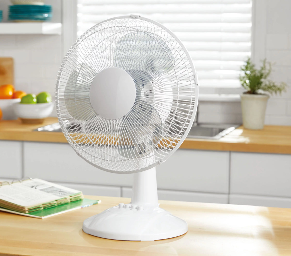 3-Speed Oscillating Table Fan White O818734