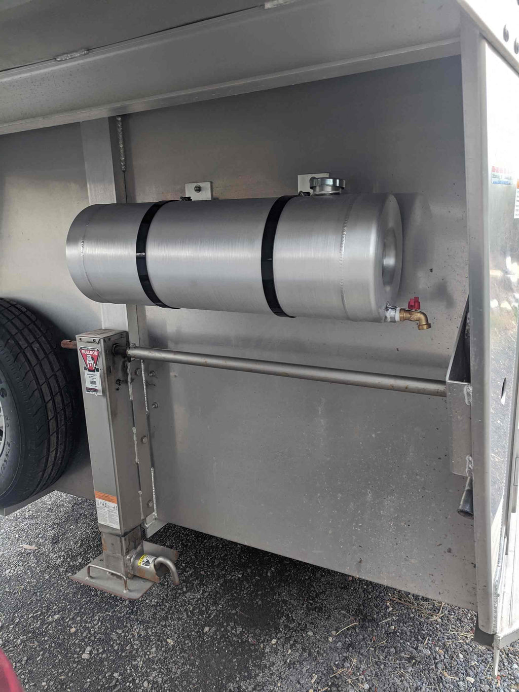 5.5 Gallon 8x26 Aluminum Water Storage Tank V24881