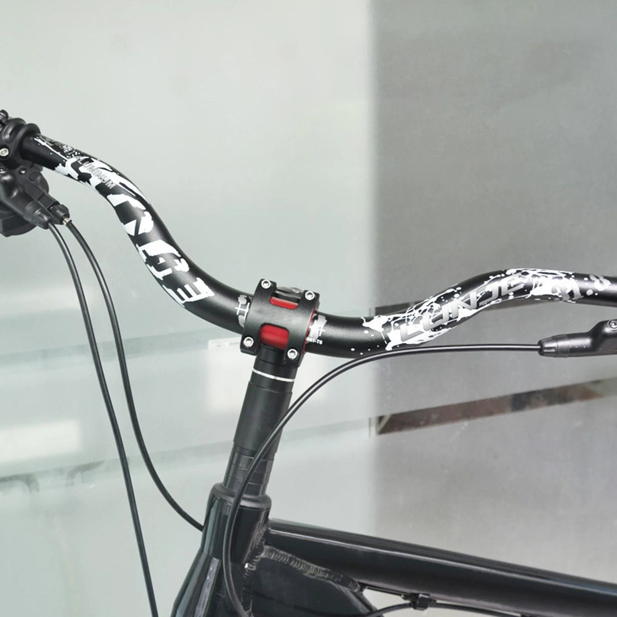Black 720mm Riser Handlebar Q838323