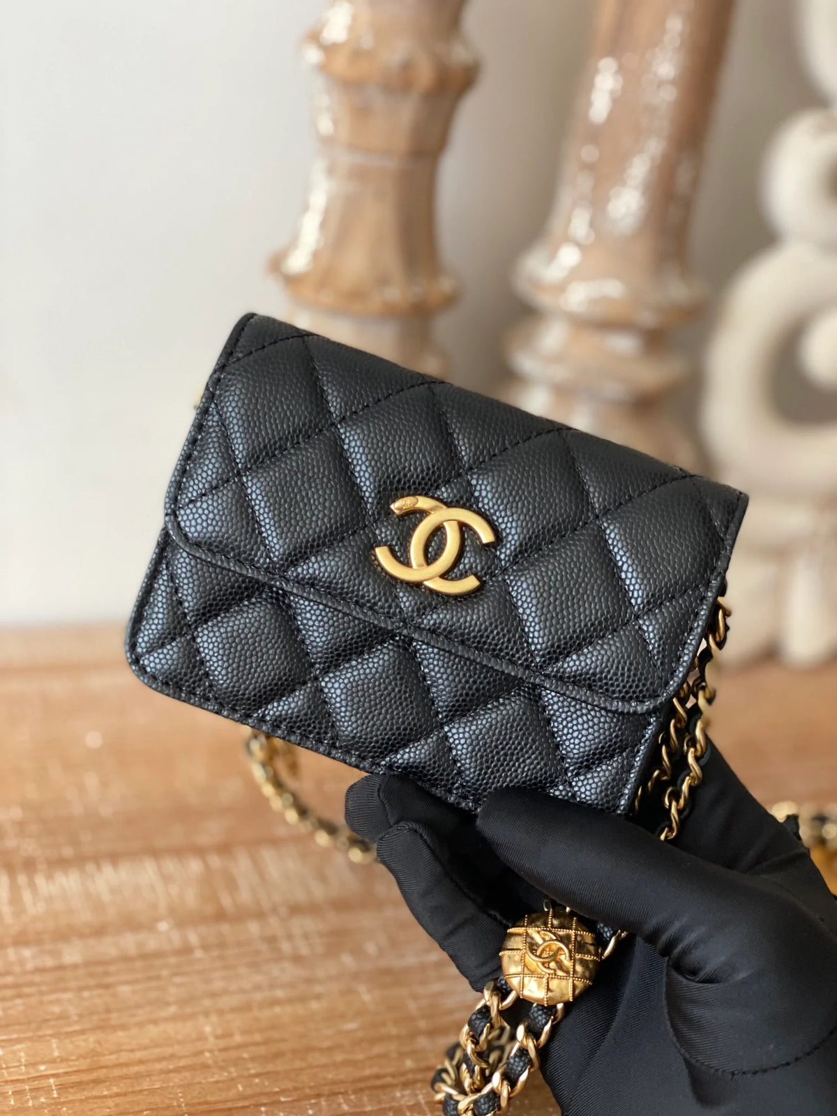 Black Clutch With Chain V928