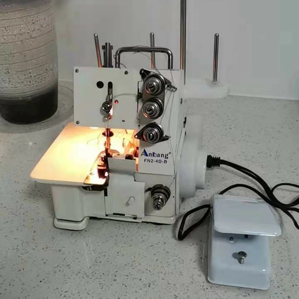 4 Thread Overlock Serger Sewing Machine T311736