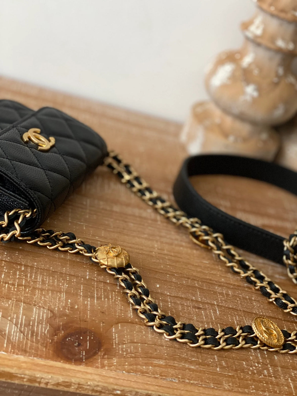 Black Clutch With Chain V928