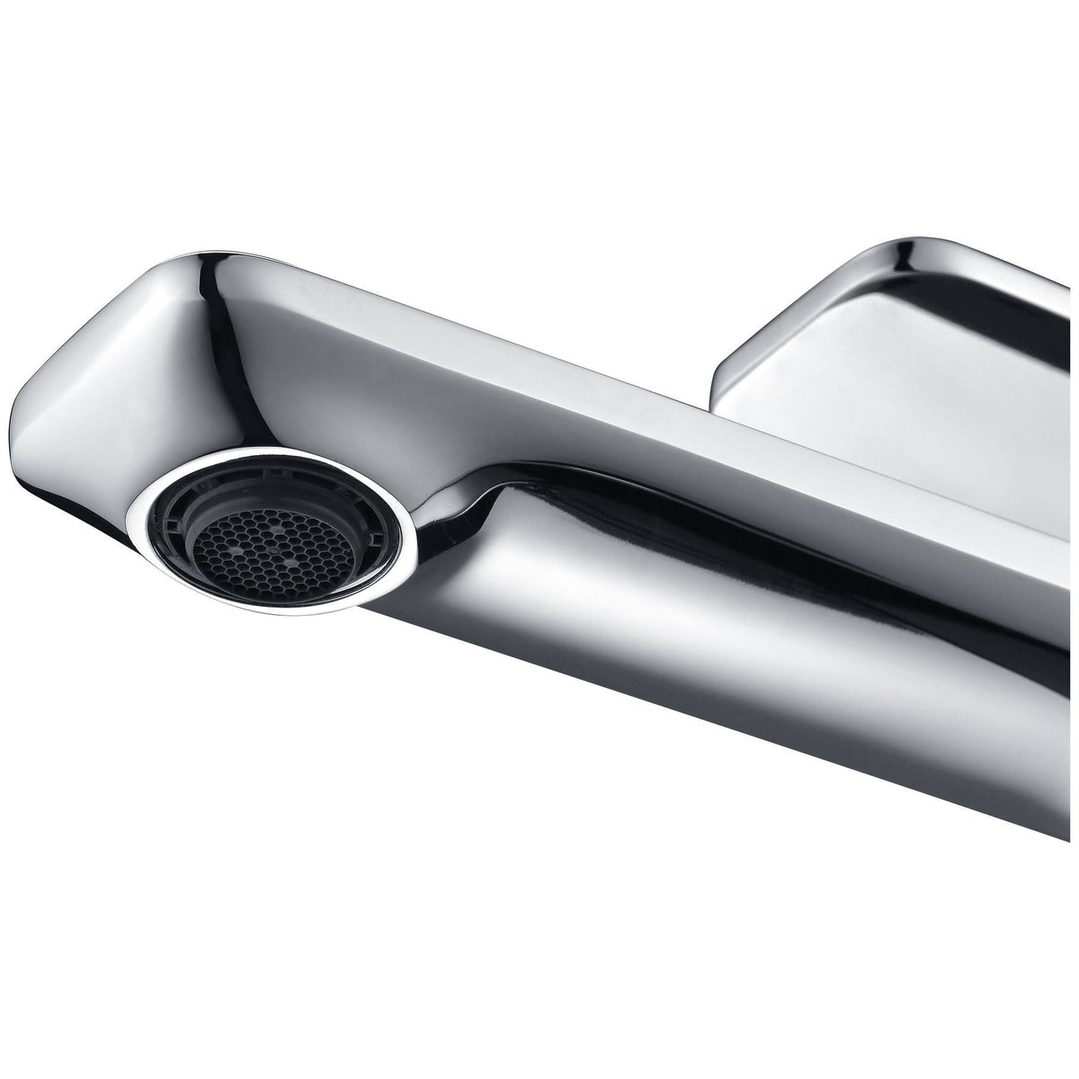 Polished Chrome Single Hole Single-Handle Bathroom Sink Faucet L41320